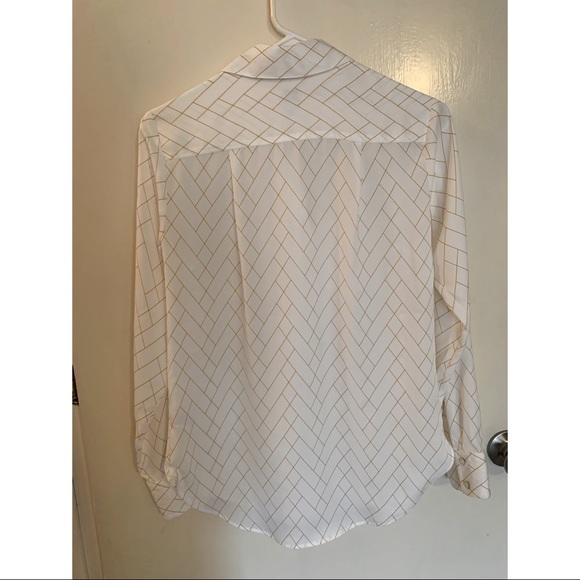 Patterned button down blouse - Picture 3 of 3